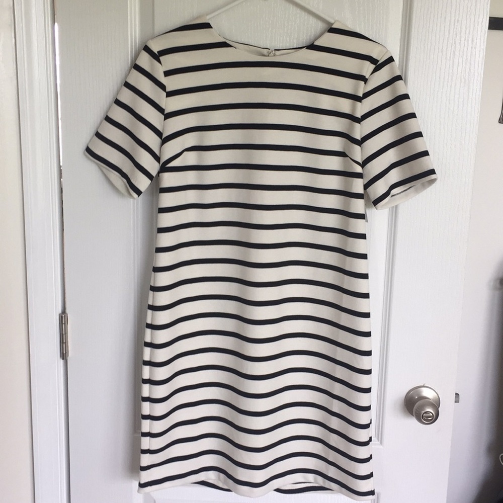 Old Navy Knit Shift Dress (Black and White Stripe)